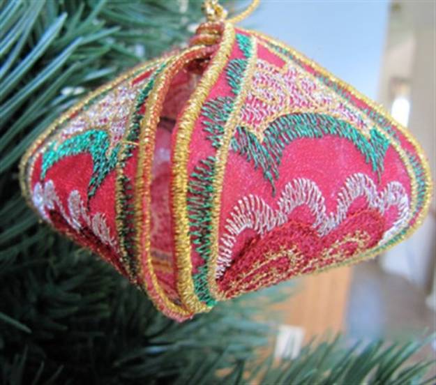 Picture of Christmas Ornament Red Machine Embroidery Design