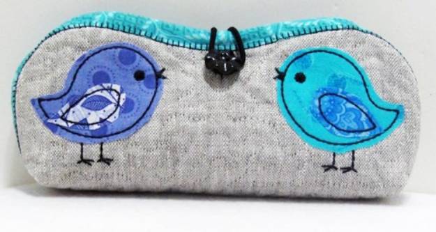 Picture of Folded Eyeglass Case with Birds Machine Embroidery Design