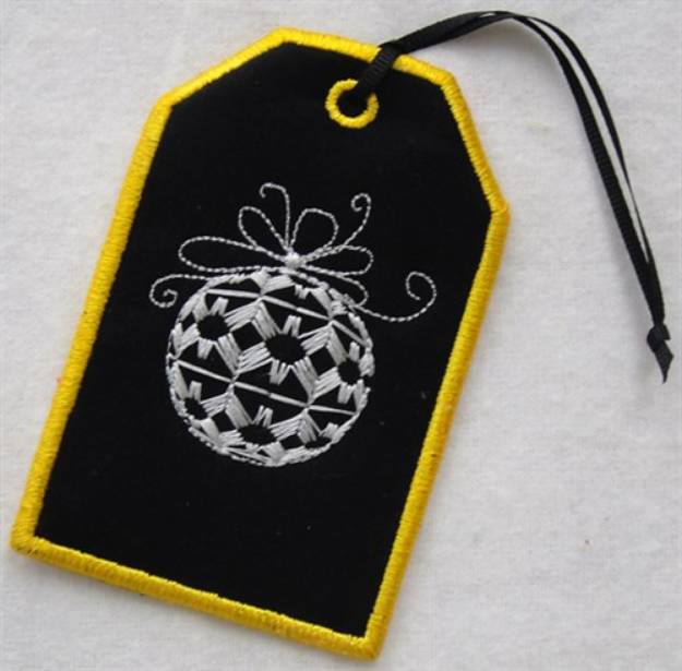 Picture of ITH Christmas Gift Card Holder 2 Machine Embroidery Design