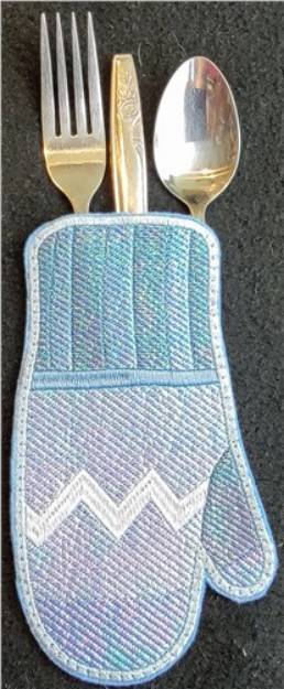 Picture of ITH Mylar Utensil Mitten 04 Machine Embroidery Design