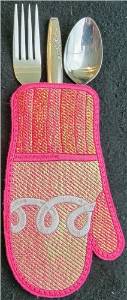 Picture of ITH Mylar Utensil Mitten 05 Machine Embroidery Design