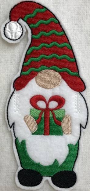 Picture of ITH Christmas Gnome Swag 4 Machine Embroidery Design