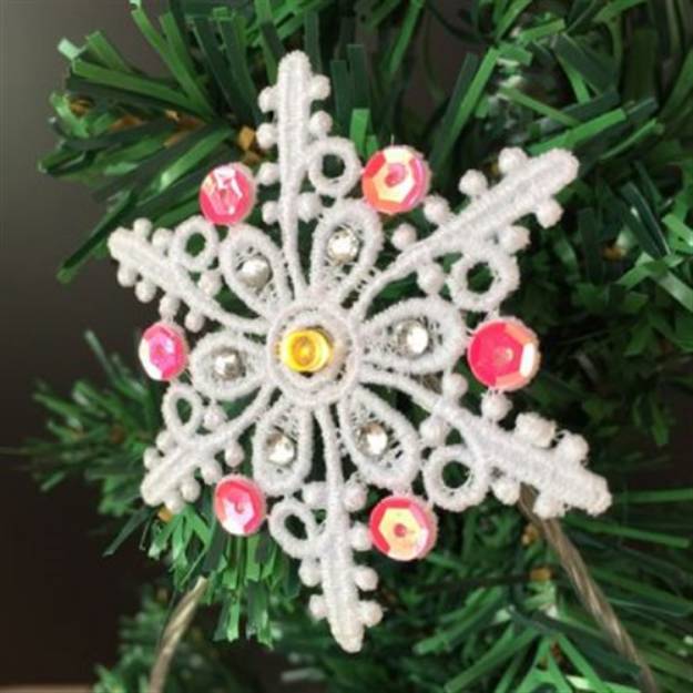Picture of FSL Crystal Sequin Snowflake Lights Machine Embroidery Design