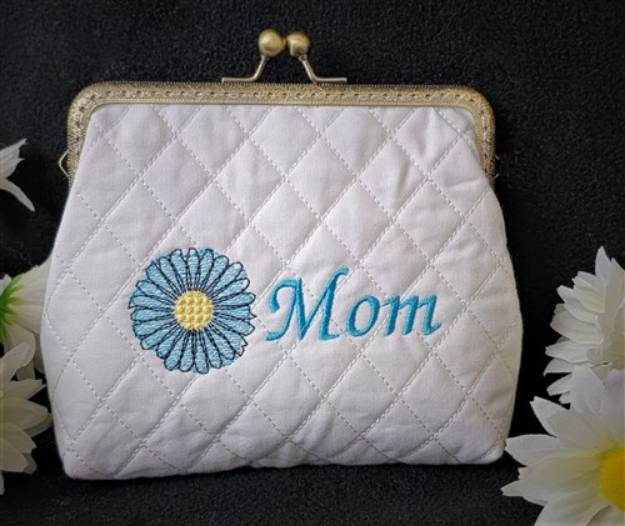 Picture of ITH Daisy Clutch for Mom Machine Embroidery Design