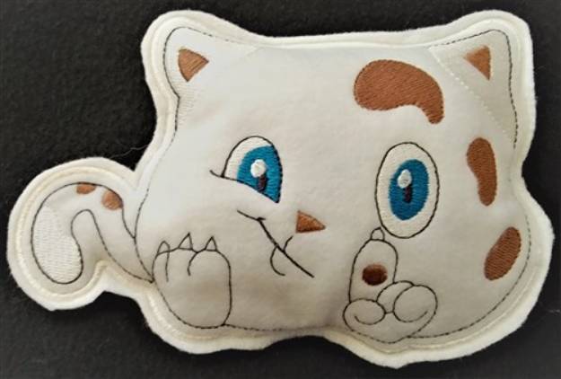 Picture of Wait Chubby Kitty Softie Machine Embroidery Design